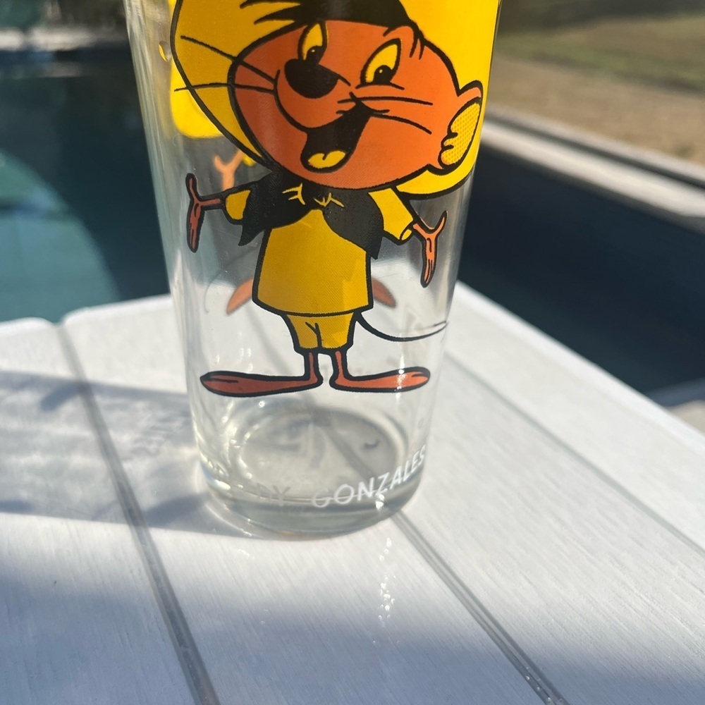 Warner Bros. Speedy Gonzales Yellow and Black Glass - Picture 5 of 8
